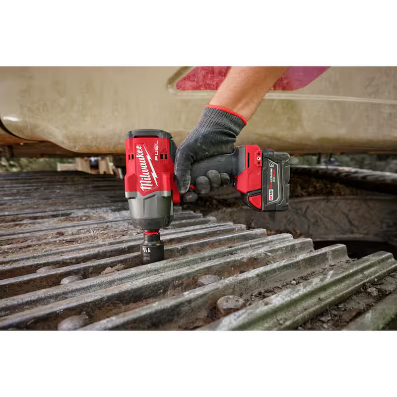 18V Lithium-Ion Brushless Cordless 1/2 in. Impact Wrench Kit H715360
