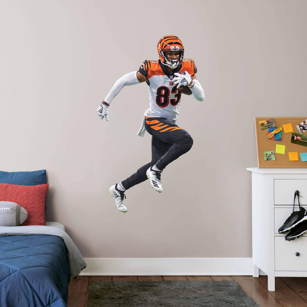 Removable Wall Decal Giant Athlete + 2 Wall Decals Y26011