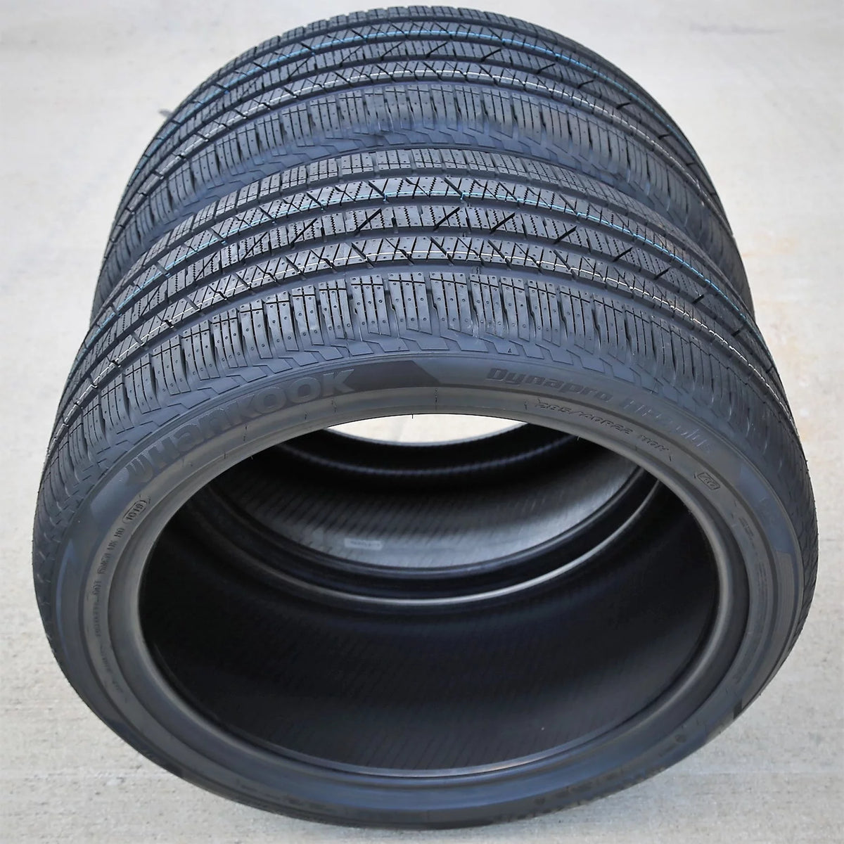 285/40R22 110H XL Performance Tires Q8584