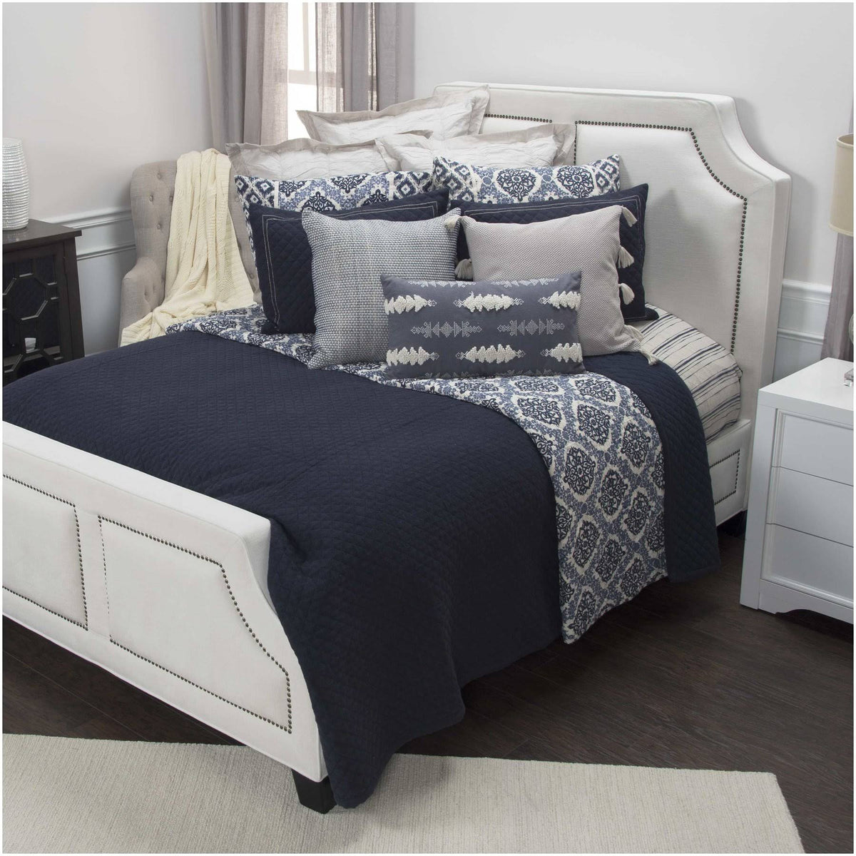 Indigo Queen Quilt Q97819