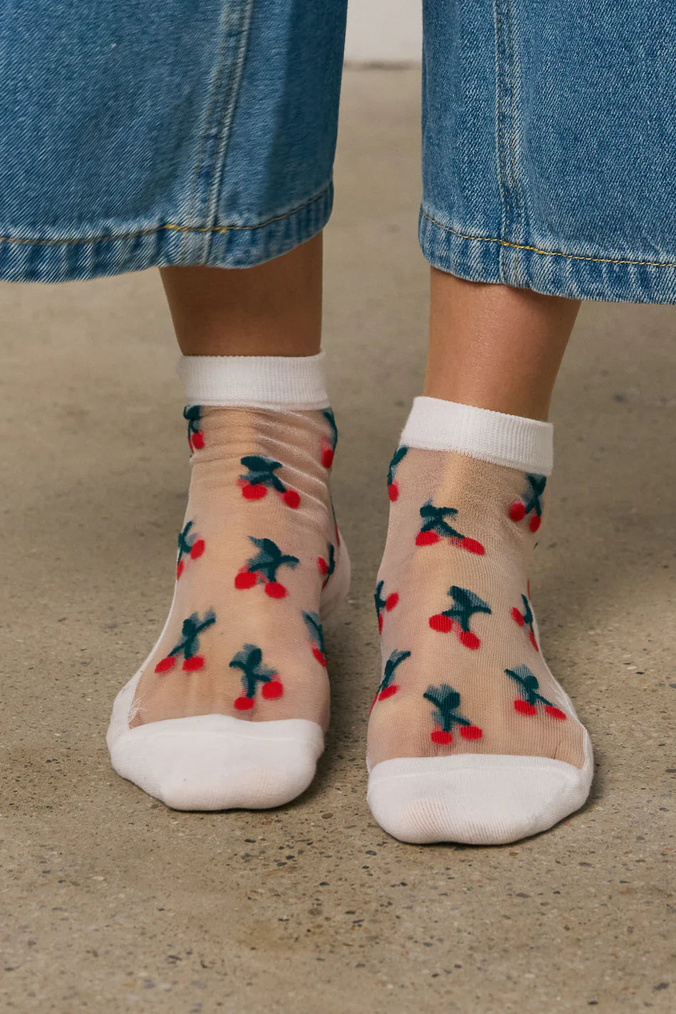 White Sheer Socks K4196