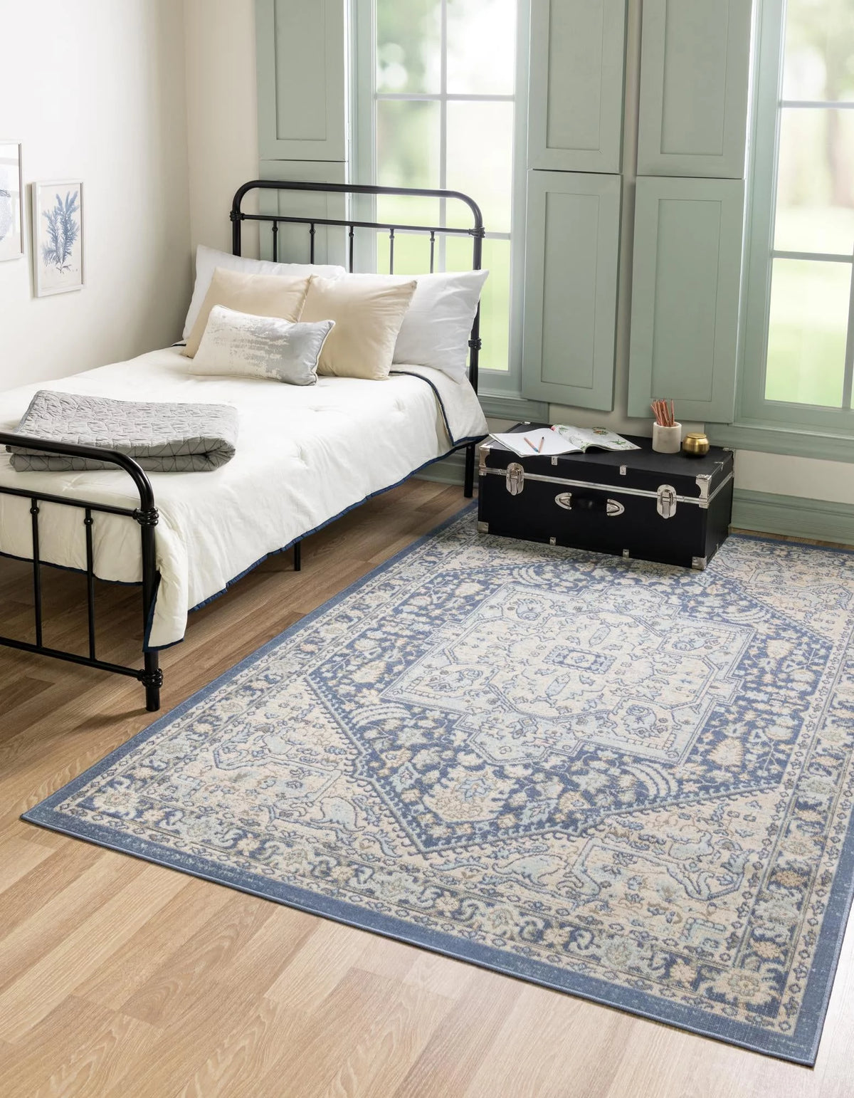 French Blue/Ivory 4' 1 x 6' 1 Medallion Rug J84676