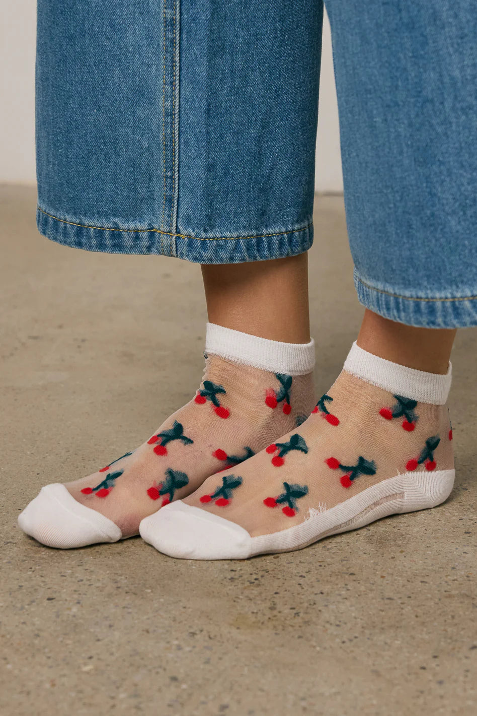 White Sheer Socks K4196