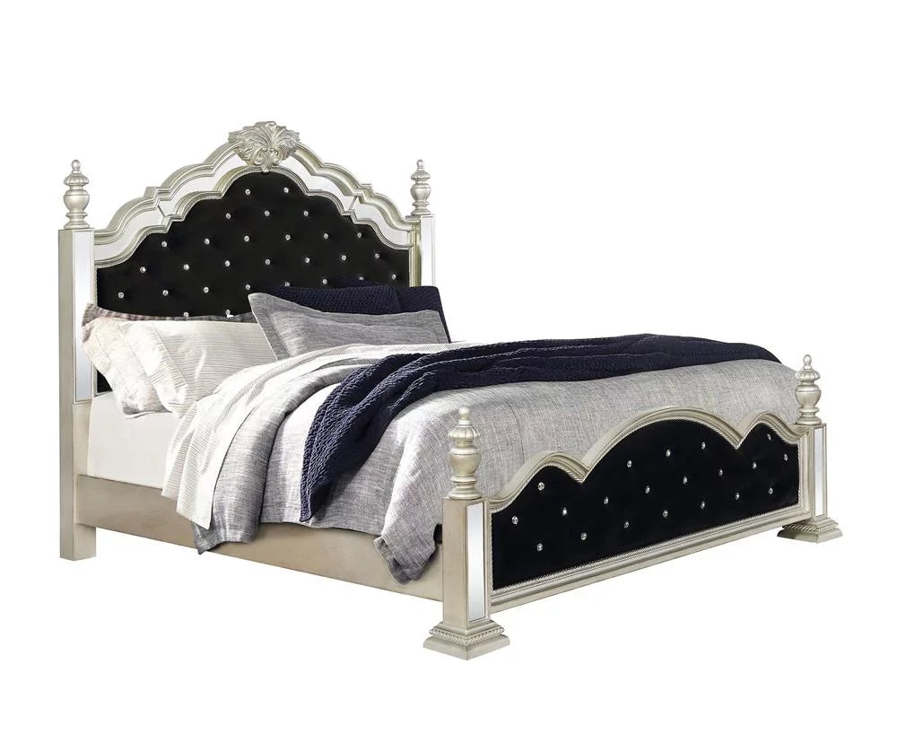 Upholstered Poster Bed N26224