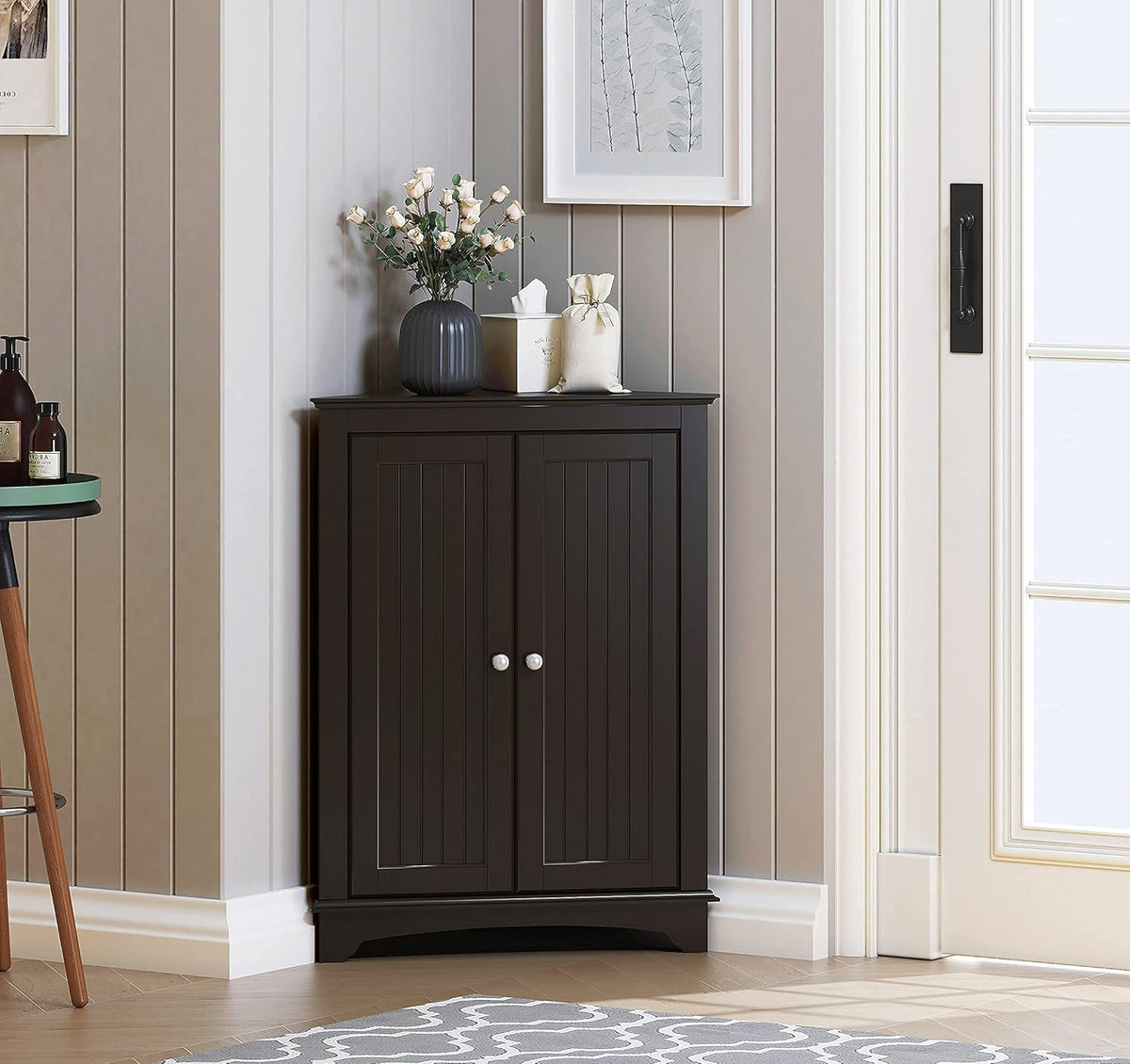White Free-Standing Corner Cabinet with Two Doors and Shelves Q48577